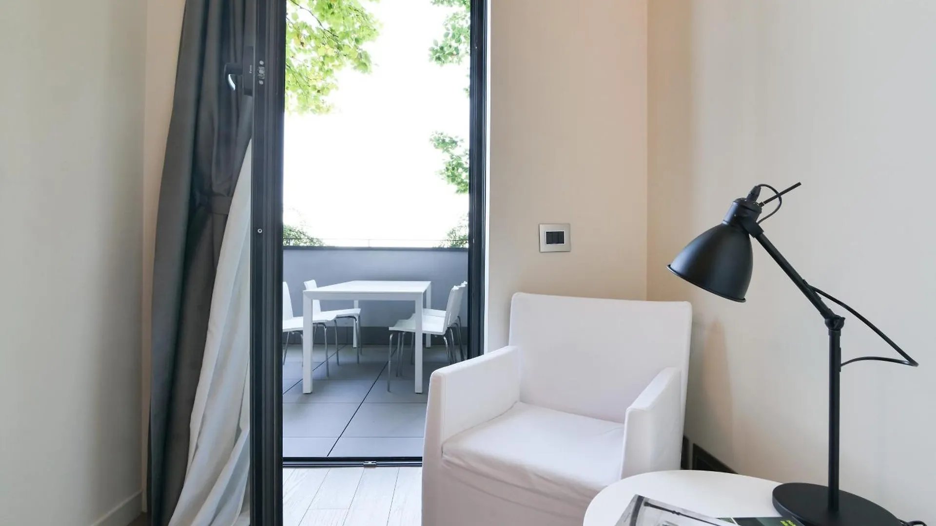 Luxury Suite In Bosco Verticale Milano Isola 0*, Milan Italy