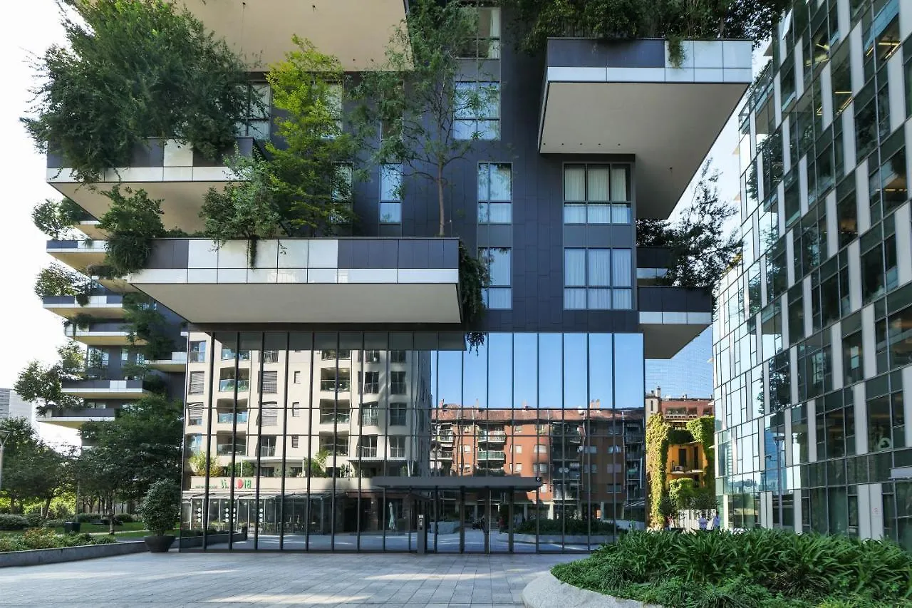 Luxury Suite In Bosco Verticale Milano Isola 0*, Milan Italy
