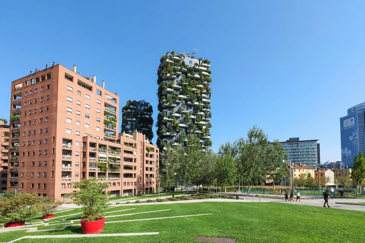 Luxury Suite In Bosco Verticale Milano Isola 0*, Milan