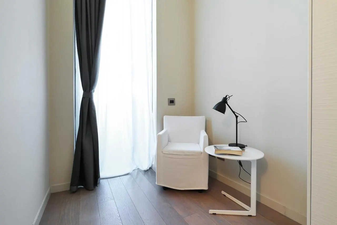 Luxury Suite In Bosco Verticale Milano Isola 0*, Milan