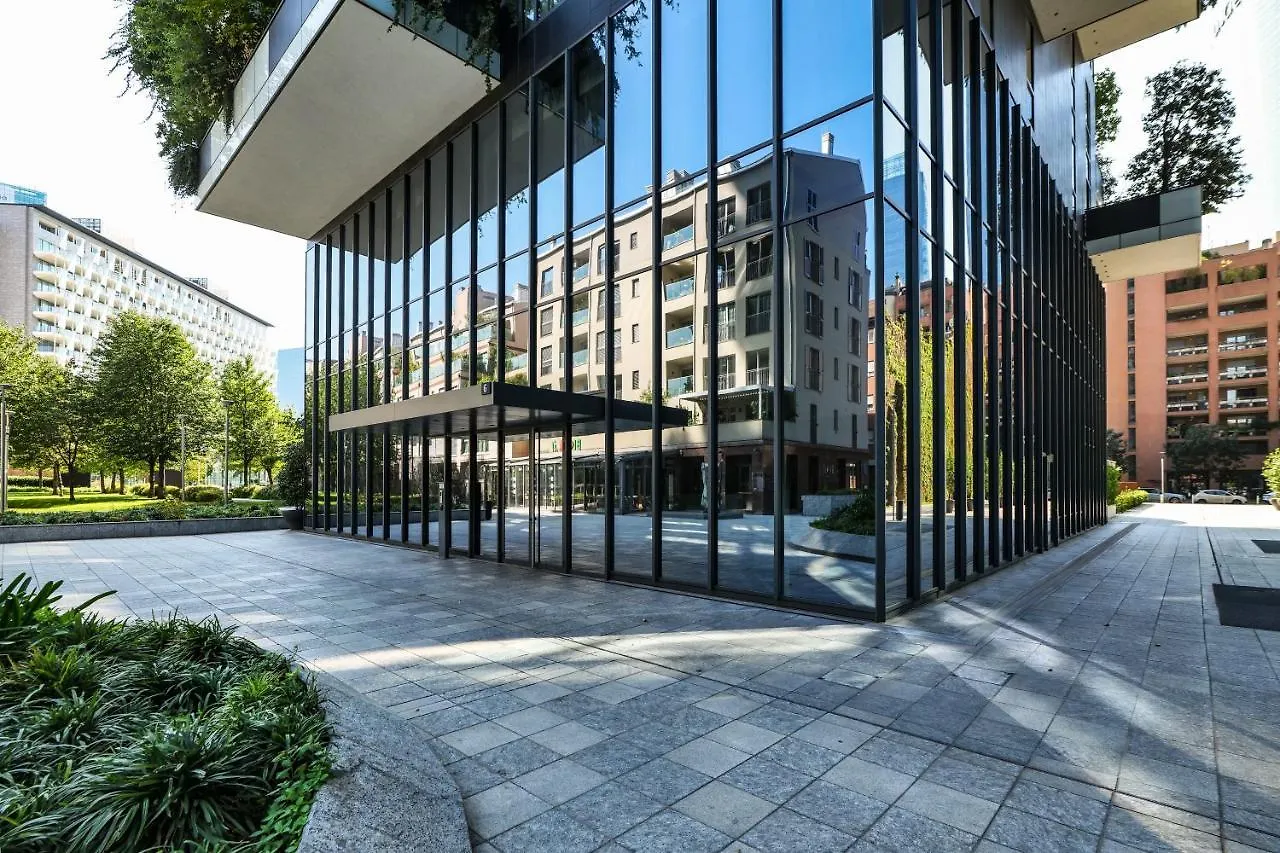 Luxury Suite In Bosco Verticale Milano Isola 0*, Milan