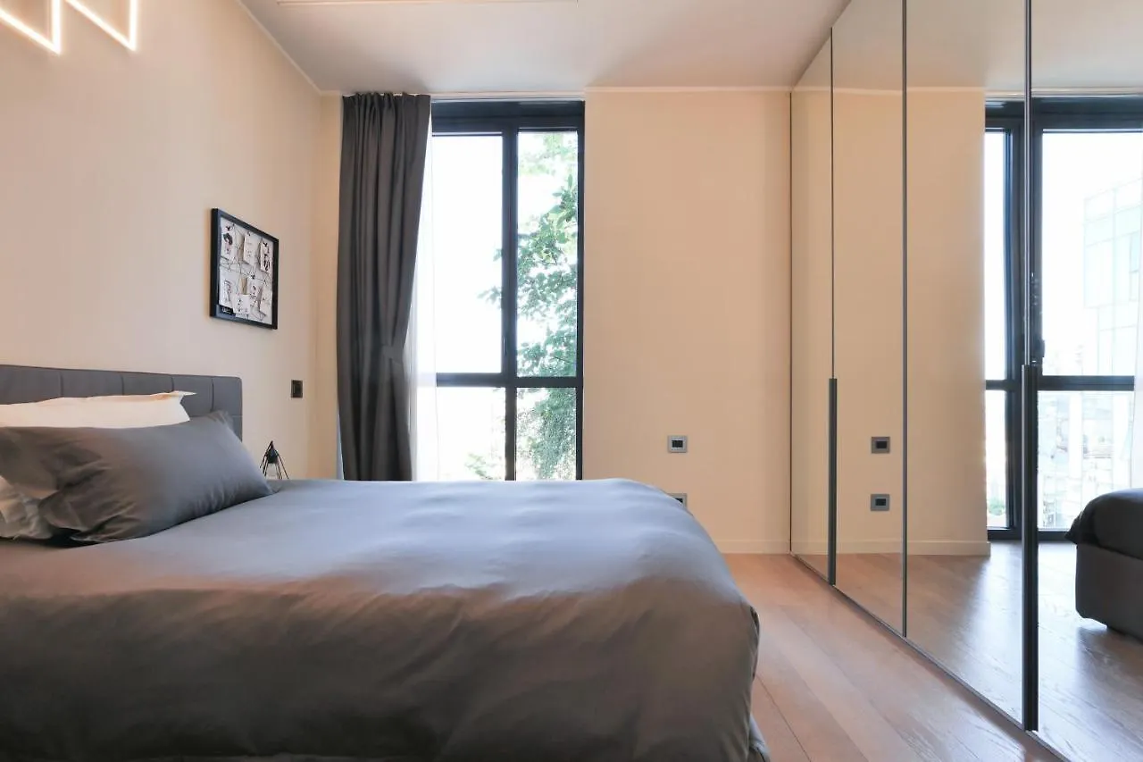 Luxury Suite In Bosco Verticale Milano Isola Apartment