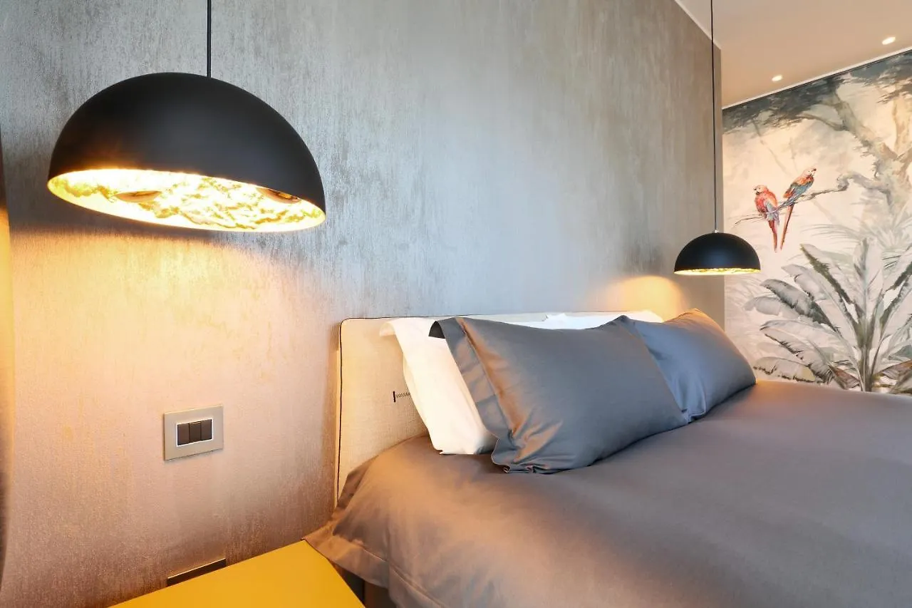 Luxury Suite In Bosco Verticale Milano Isola 0*, Milan Italy