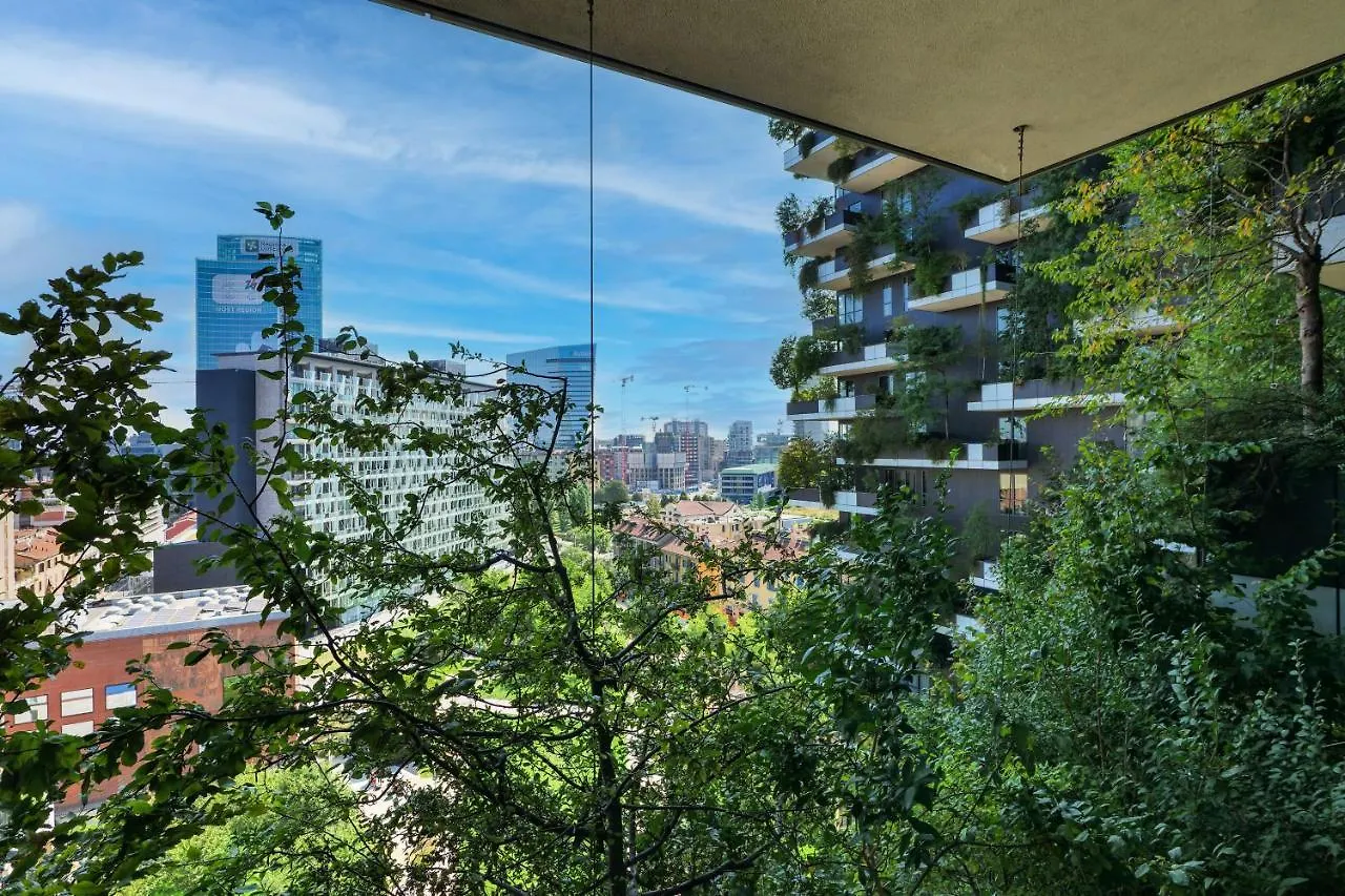 Apartment Luxury Suite In Bosco Verticale Milano Isola Italy